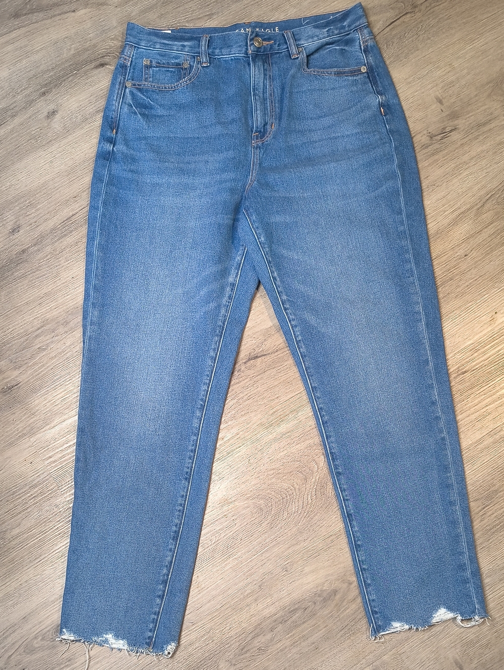 S1178 Mom Jean Casual Fit w/27" Inseam American Eagle Women's Size 10 Jeans